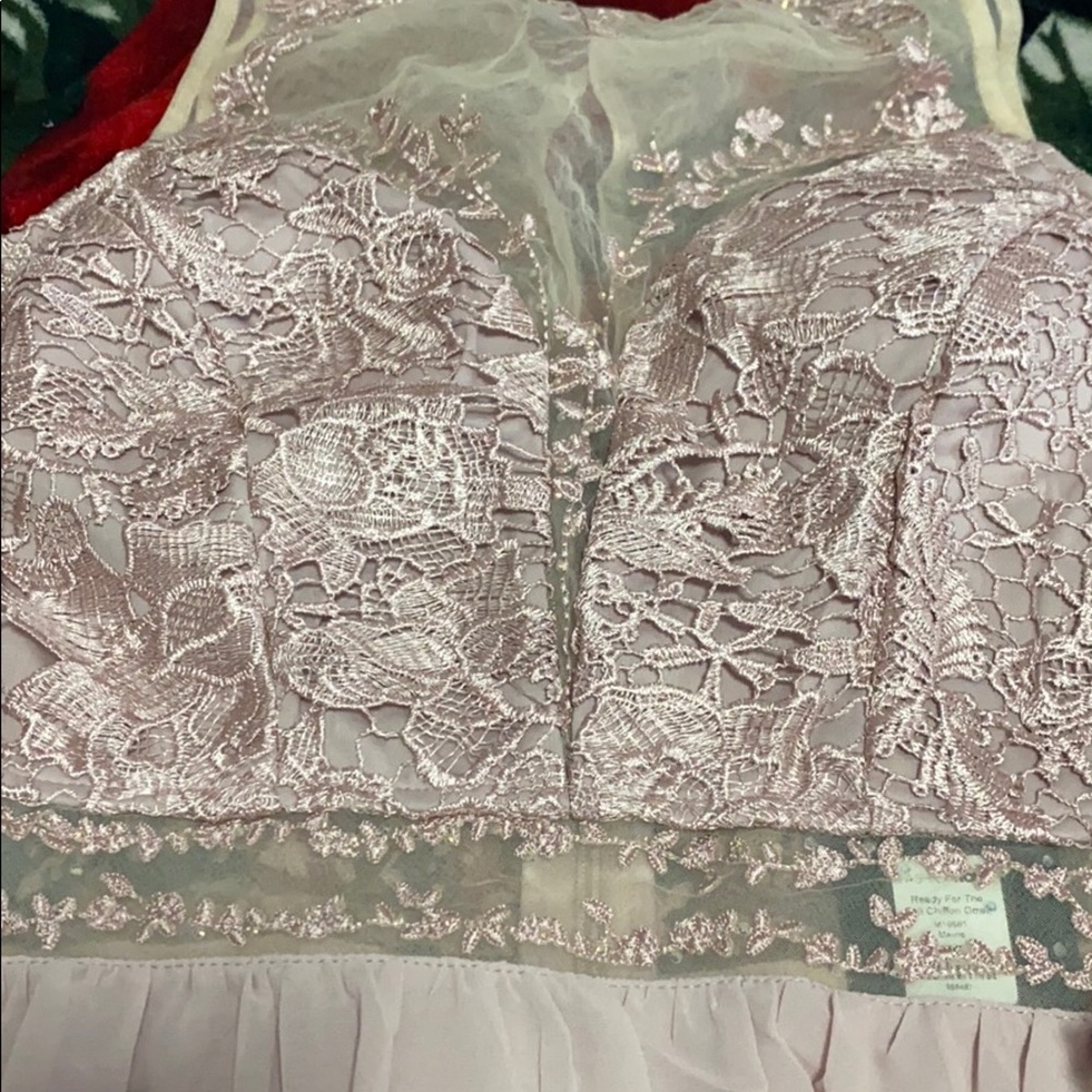 Dress - Picture 5 of 7